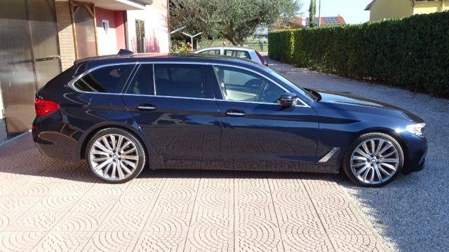 BMW 530 d xDrive 249CV Touring Luxury, Garanzia..