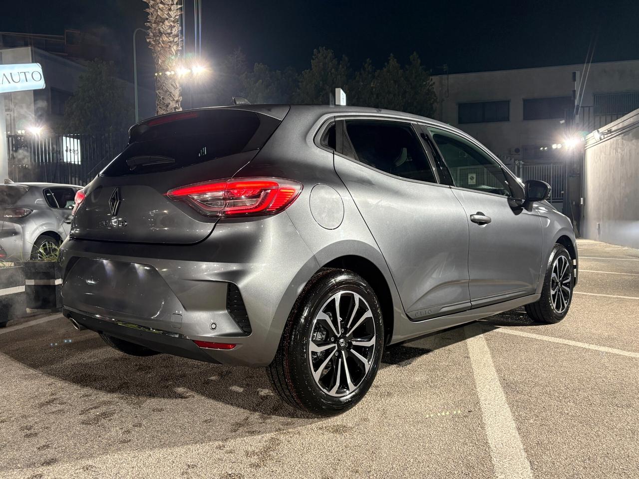 NUOVA Renault Clio ECO-GPL di serie 100 CV Techno