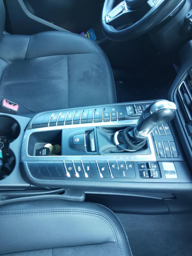 PORSCHE Macan 2.0