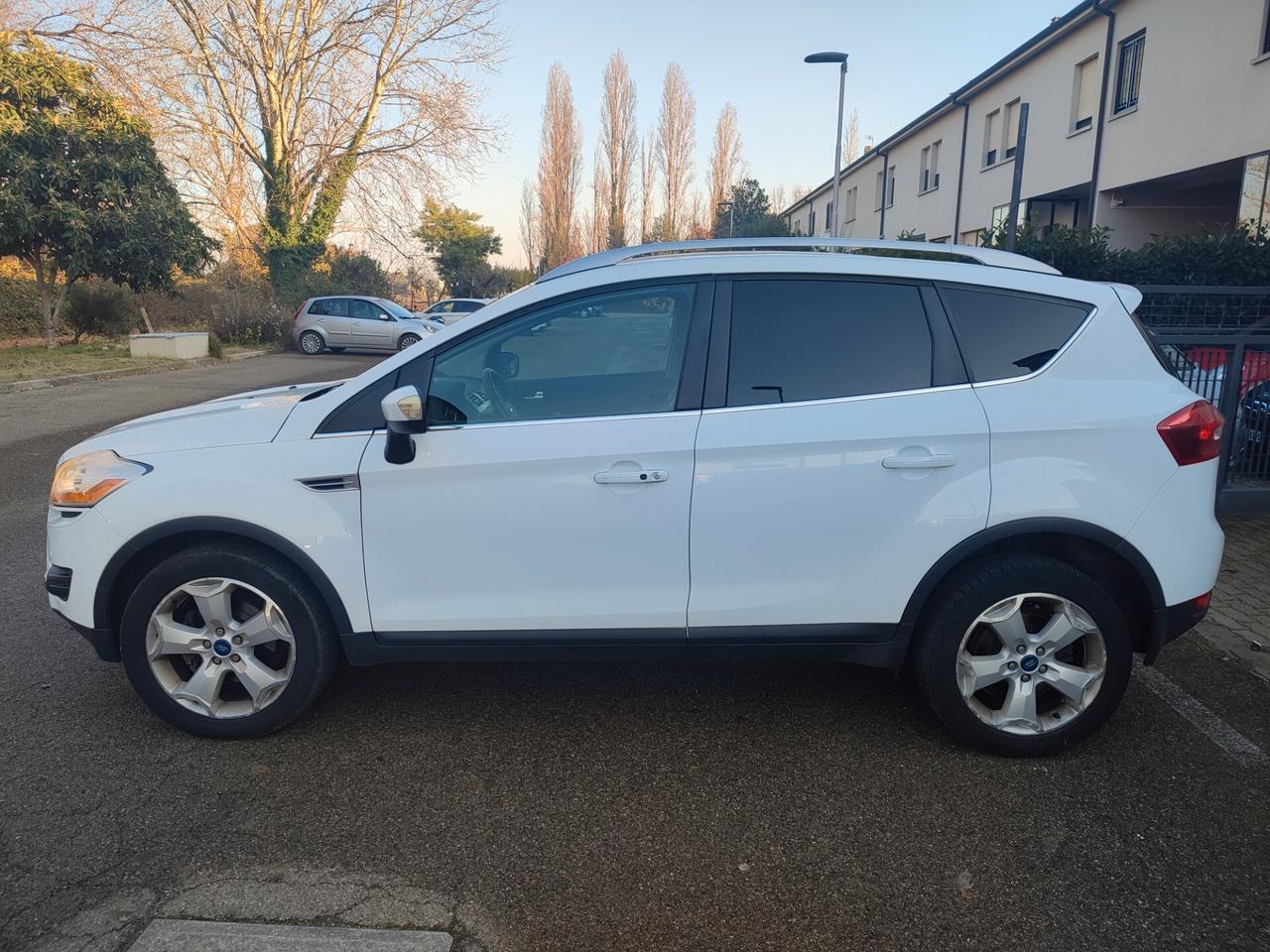 FORD KUGA 4WD DIESEL AUTOMATICA TETTO PANORAMICO FULL