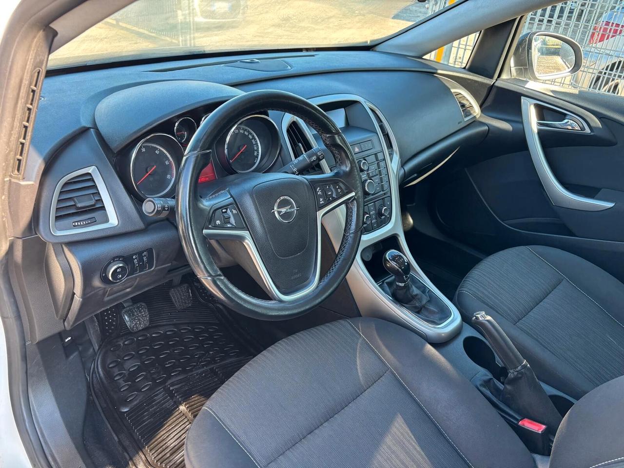 Opel Astra 1.7 CDTI Sports Tourer - 2012