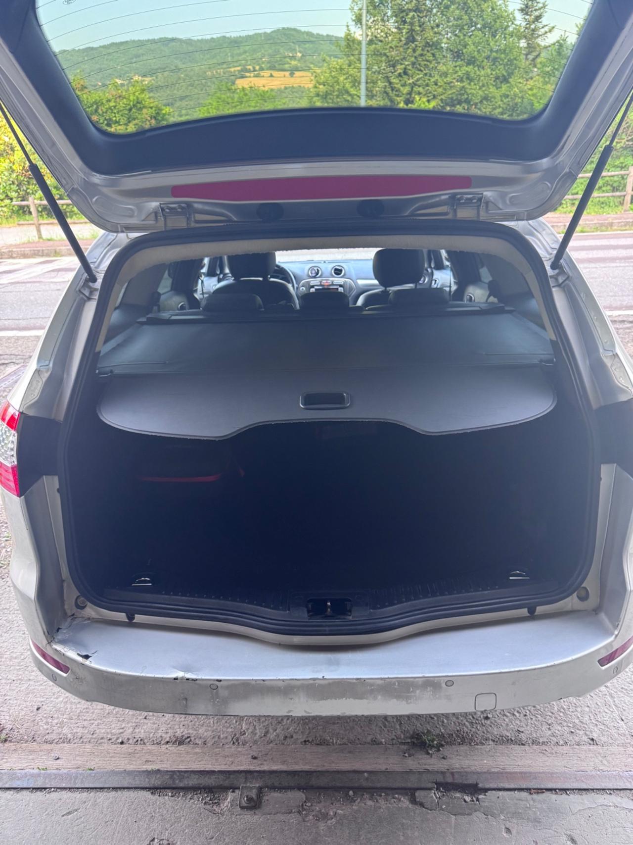 Ford Mondeo 2000 TDCi 140 CV Ghia DPF con cambio automatico 6Tronic