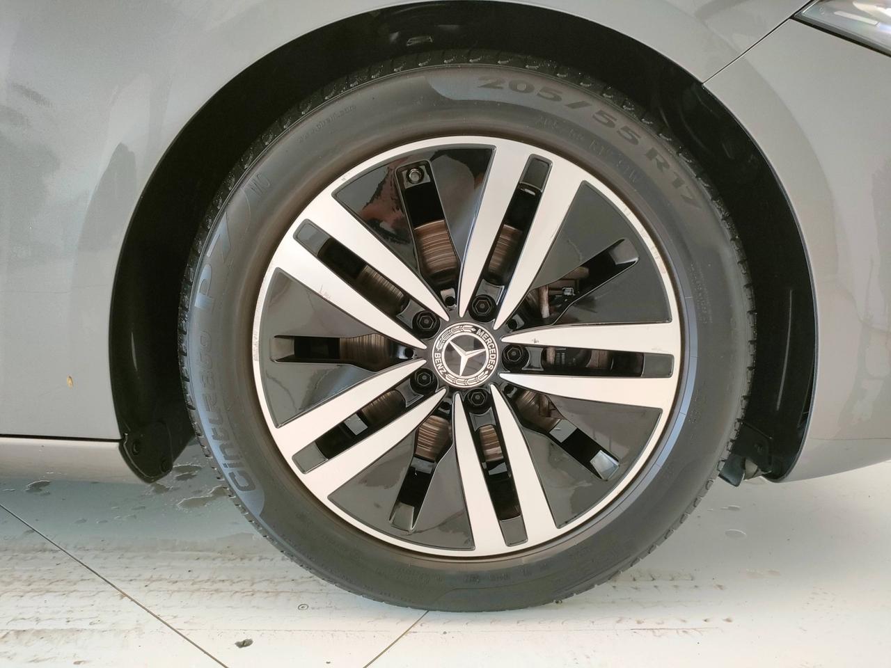 Mercedes-Benz Classe A - W177 2018 - A 180 d Sport auto