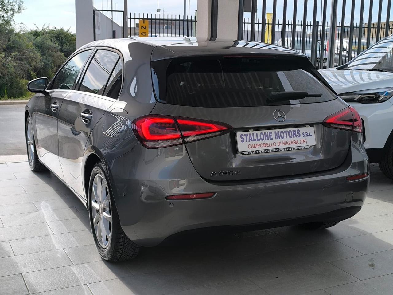 Mercedes A 180d Auto Business 2.0 cc 116 cv 2021