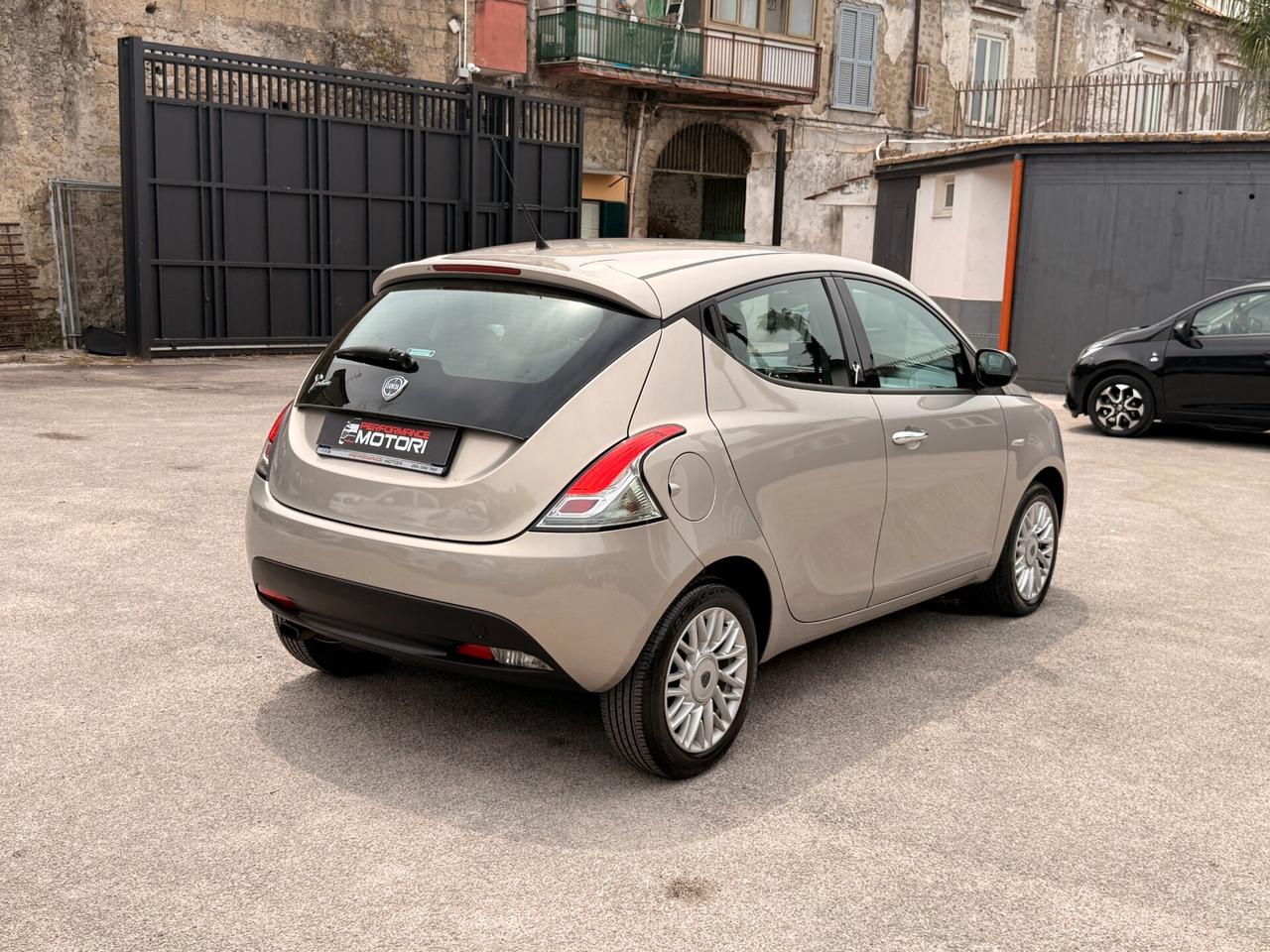 Lancia Ypsilon 1.2 69 CV 5 porte S&S Gold