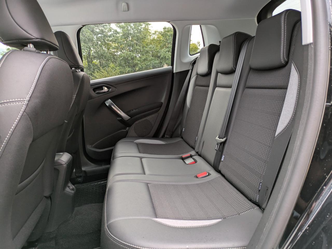 PEUGEOT 2008 ALLURE 1.6 BlueHDi 120cv