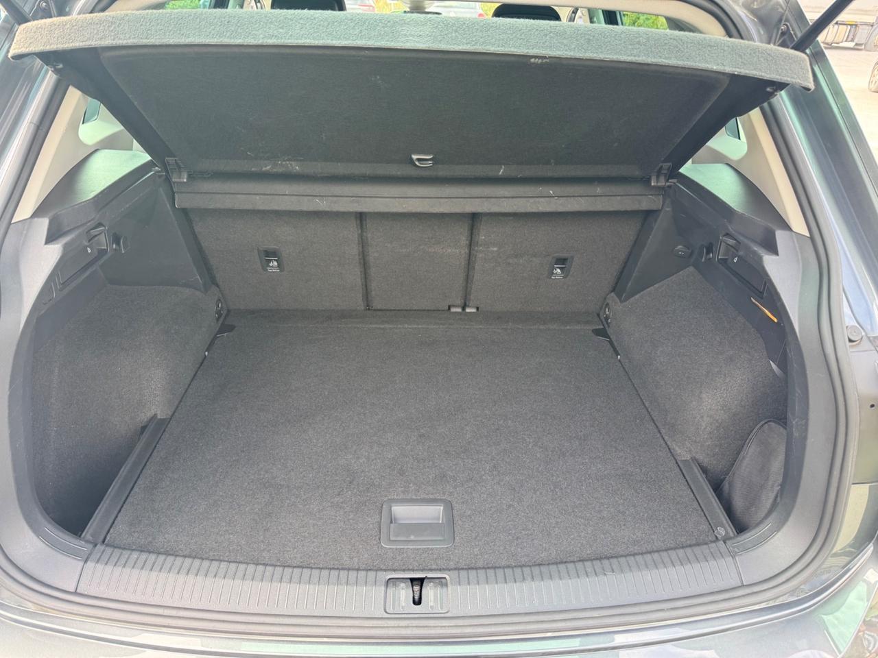 Volkswagen Tiguan 2.0 TDI R-LINE DSG