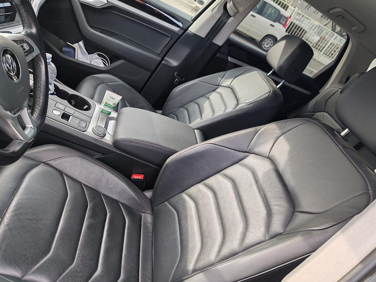 Volkswagen Touareg 3.0 V6 TDI SCR Black Style