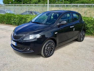Lancia Ypsilon 1.0 FireFly 5p Hybrid Platino