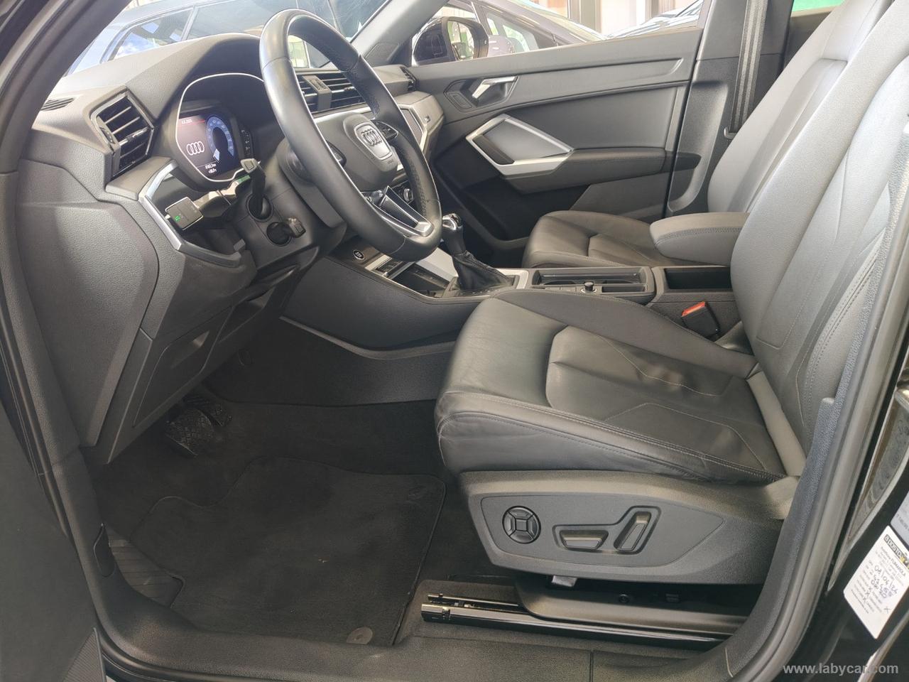 AUDI Q3 35 TDI S tronic Business Advanced