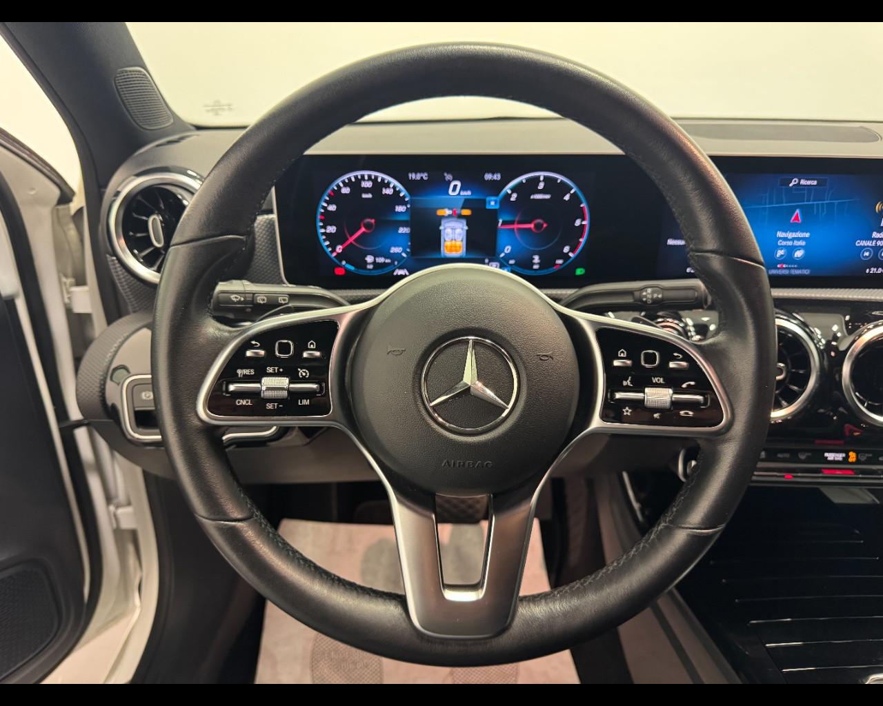 Mercedes-Benz A 180D PREMIUM AUTO