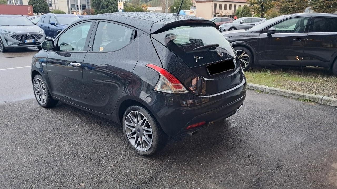 Lancia Ypsilon 1.2 69 CV 5 porte Platinum - FD535