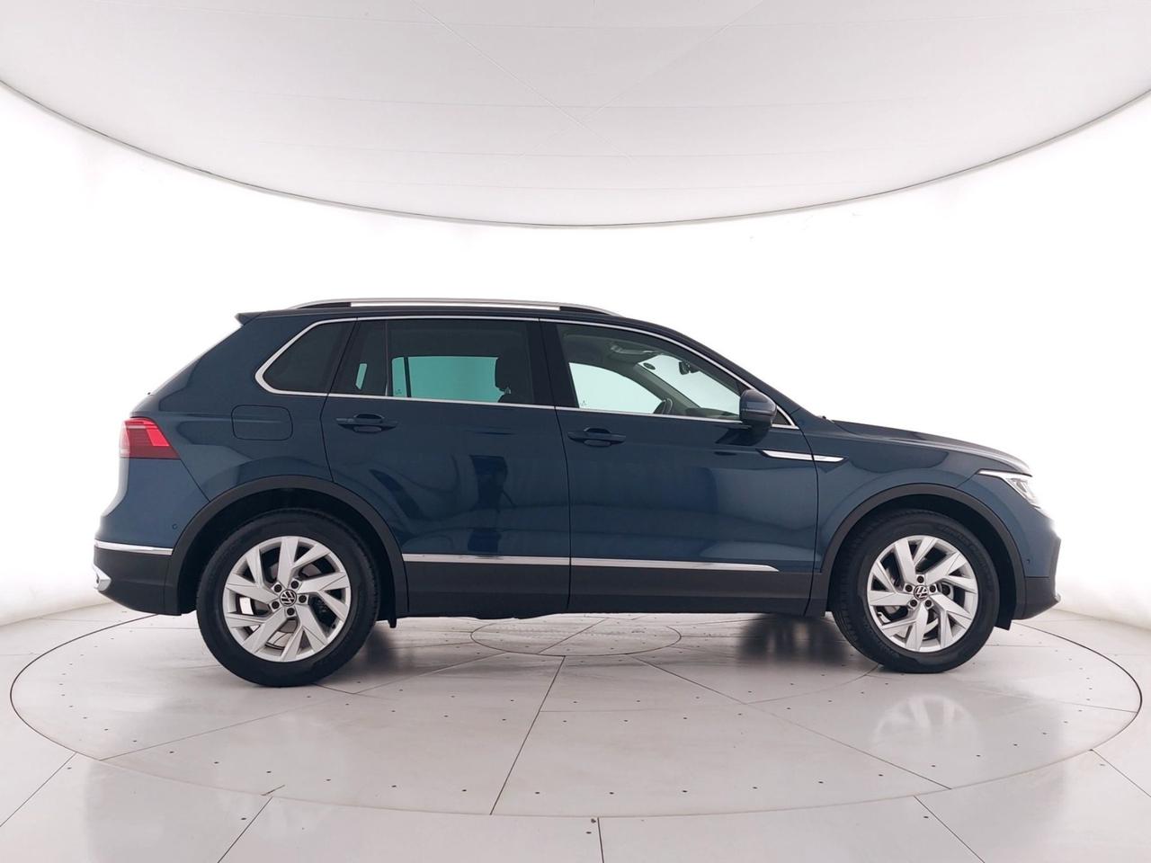 VOLKSWAGEN Tiguan 2.0 tdi Elegance 150cv dsg CAMERA+ACC+APP CONNECT