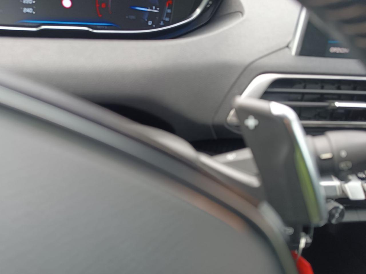 PEUGEOT 3008 BlueHDi 130 S&S EAT8 Allure