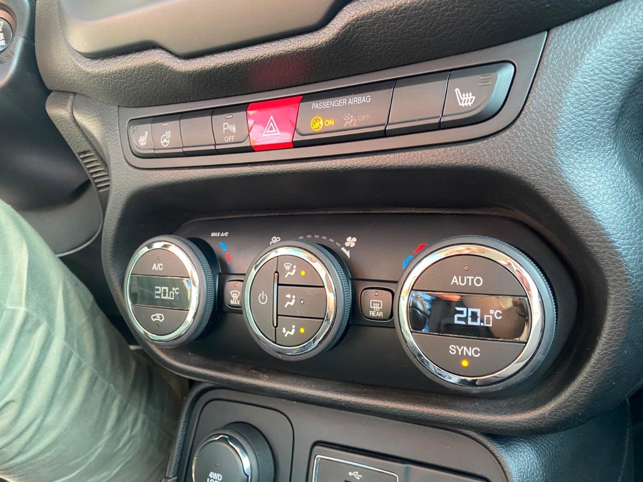 Jeep Renegade 2.0 mjt Opening edition 4wd 140cv