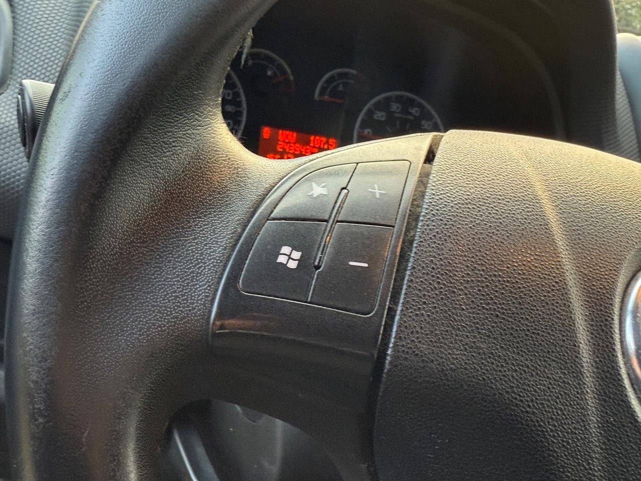 Fiat Doblo 1.3 MJT 90CV 66KW NEOPATENTATI !