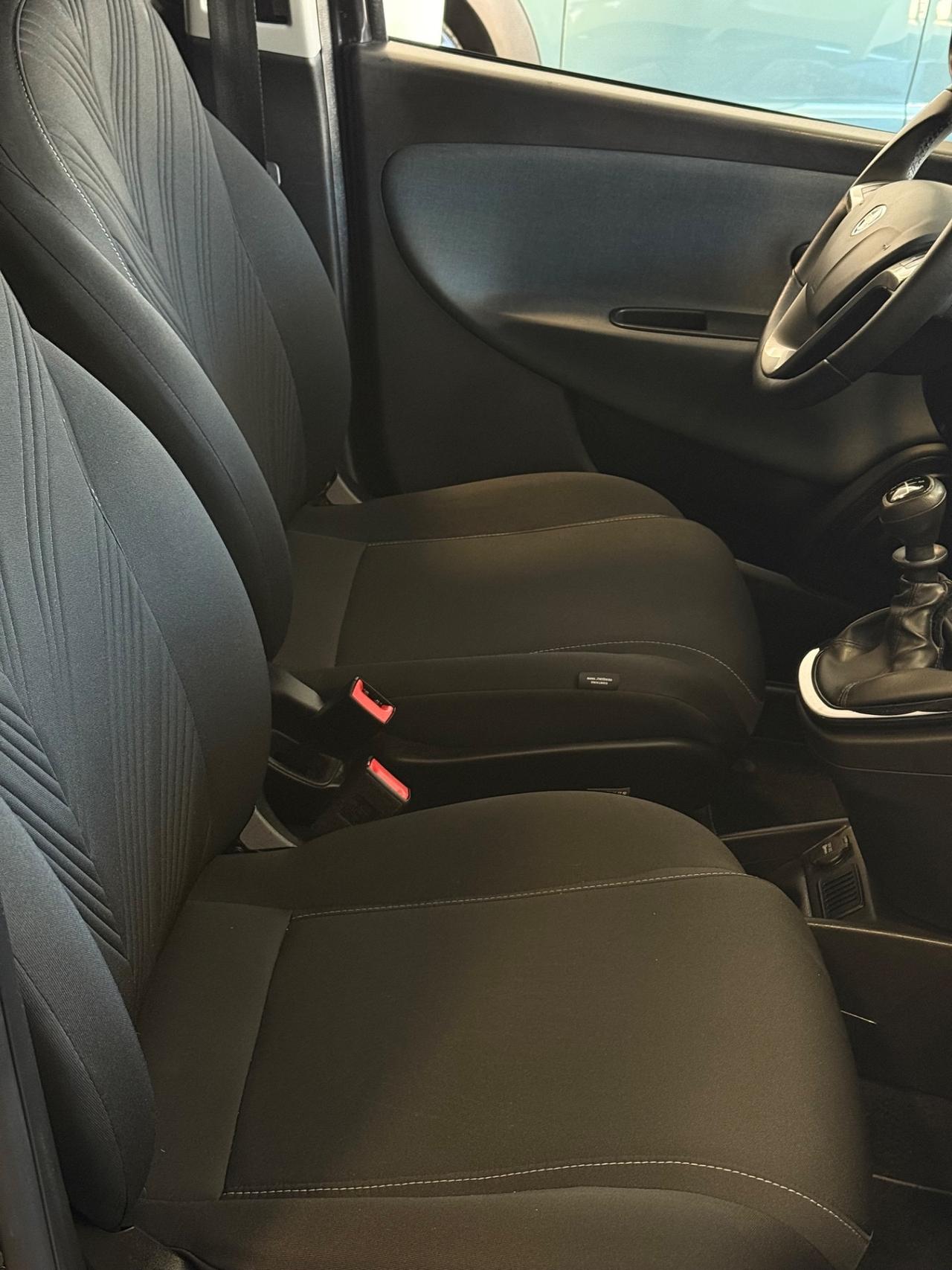 Lancia Ypsilon 1.2 69 CV 5 porte GPL Gold