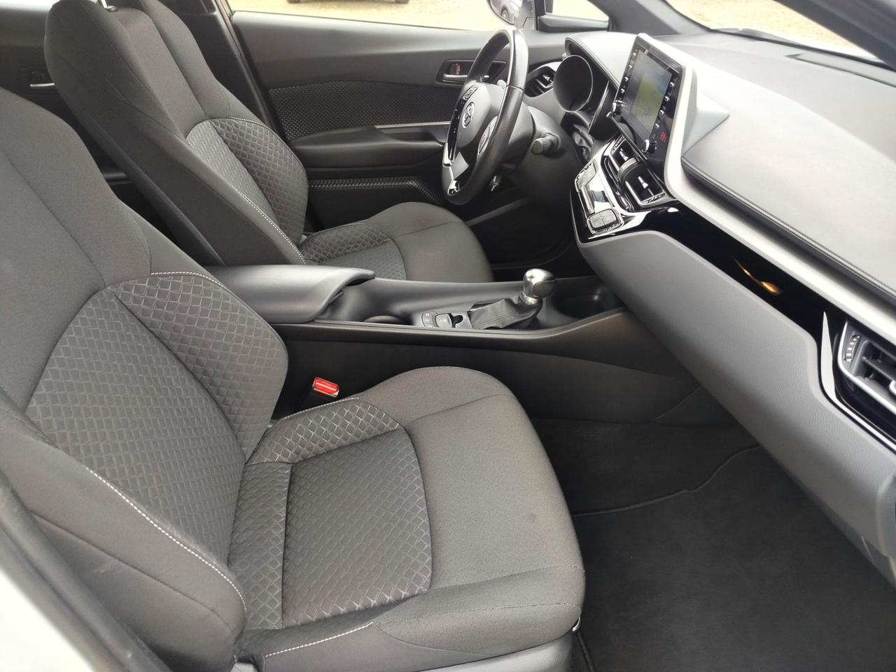 Toyota C-HR 1.8h Business e-cvt