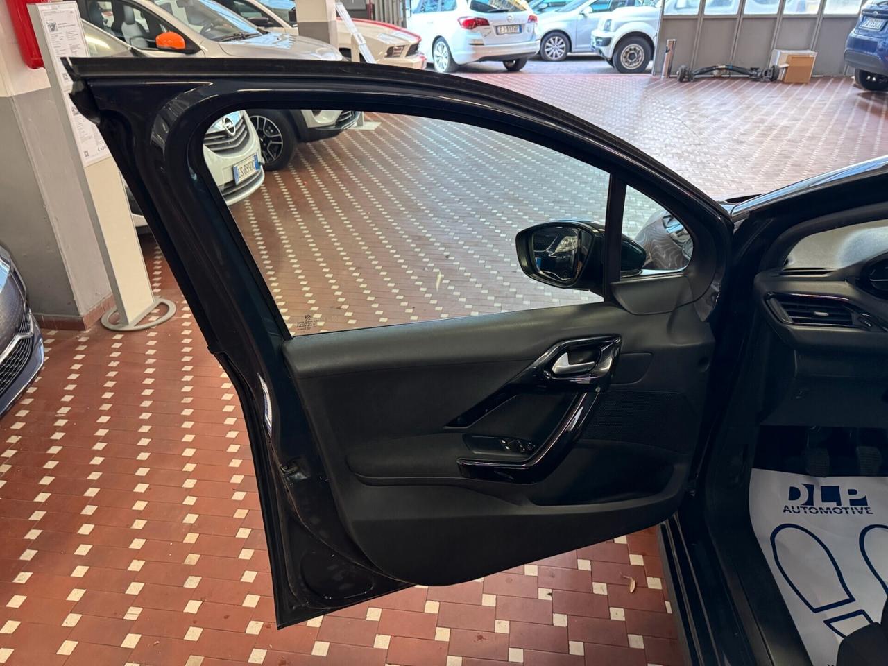 Peugeot 208 PureTech 82 5 porte Allure - NEOPATENTATI