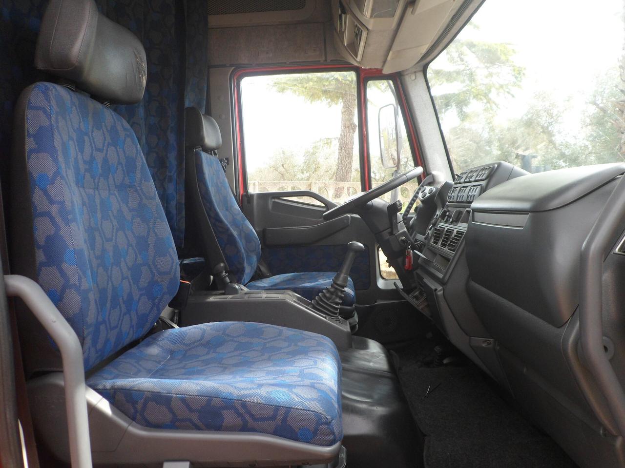 Iveco eurocargo 75e15 centina con pedana idraulica