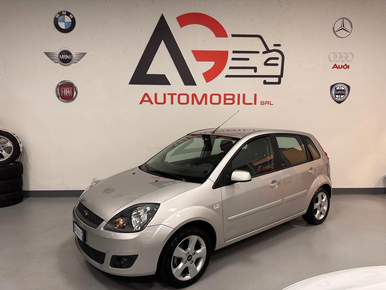 FORD FIESTA 1.2 BENZIA 5P. (58000 MILA KM)