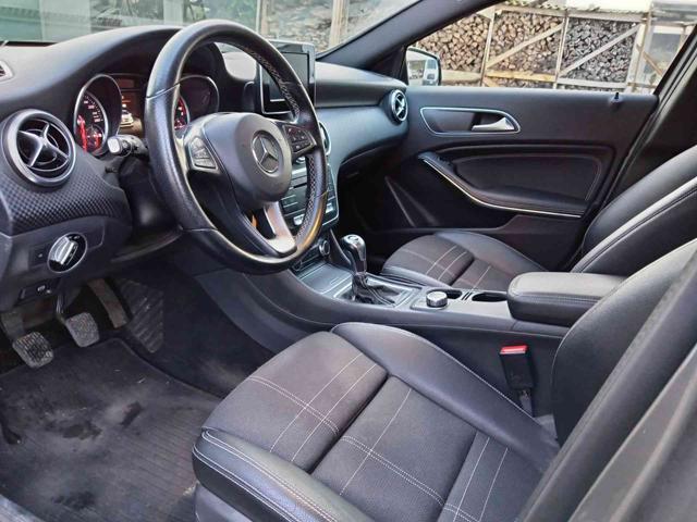 MERCEDES-BENZ A 180 d Premium