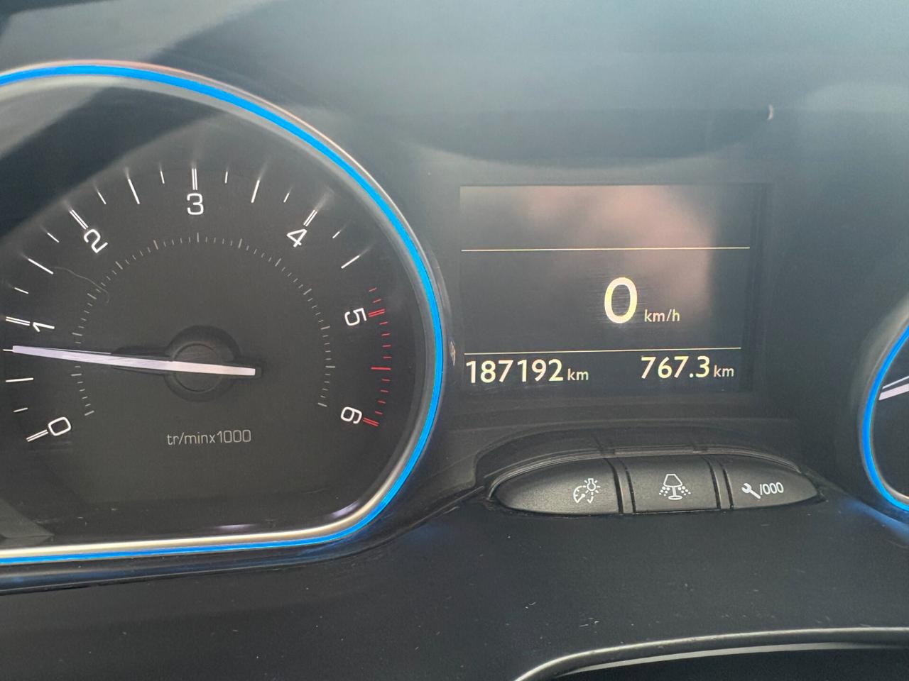 Peugeot 2008 BlueHDi 100 Allure