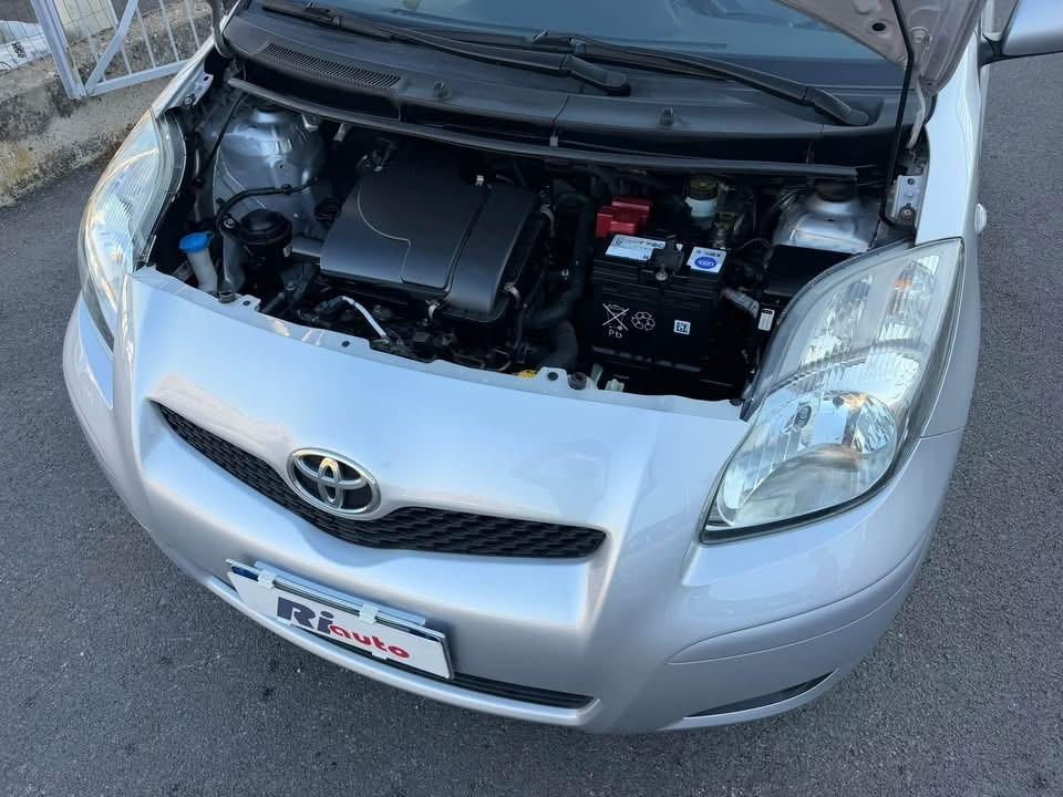 Toyota Yaris 1.0 5 porte Sol