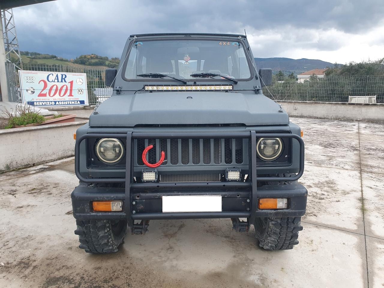Suzuki SJ 413 SJ413 Berlina TA Autocarro
