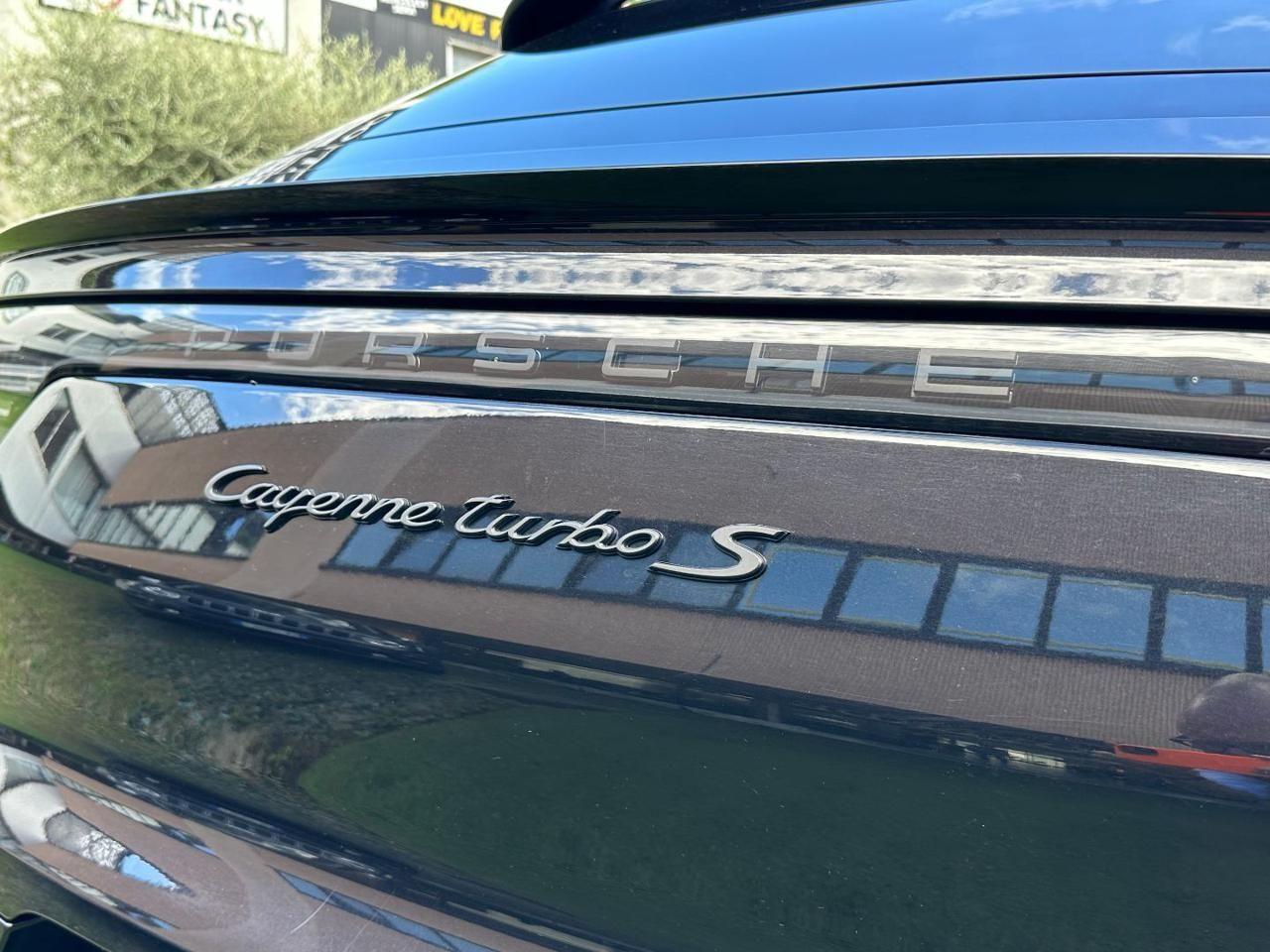 Porsche Cayenne Coupé 4.0 V8 Turbo S E-Hybrid UNIPR IVA ESPOSTA