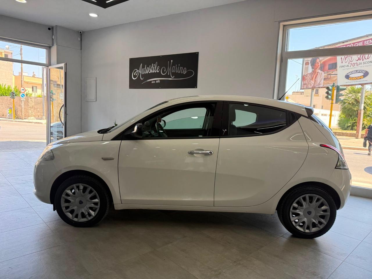 Lancia Ypsilon 1.2 69 CV 5 porte S&S Silver-2013