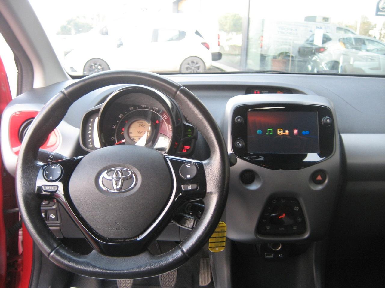 Toyota Aygo Connect 1.0 VVT-i 72 CV 5 porte x-play