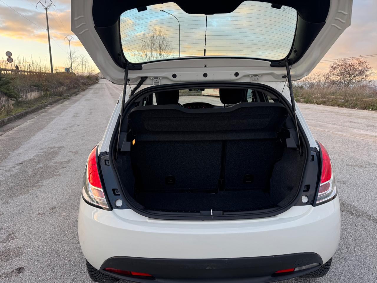 Lancia Ypsilon 1.2 69 CV 5 porte S&S Gold