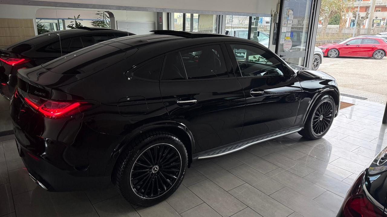 MERCEDES GLC 300 D COUPE' TOTAL BLACK