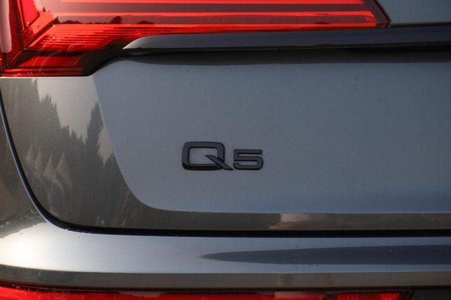 AUDI Q5 40 TDI 204 CV quattro S tronic Identity Black