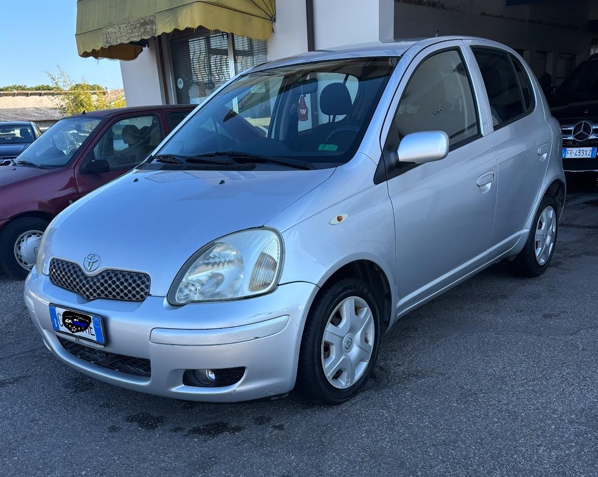 Toyota Yaris 1.3i 16V cat 5 porte Sol