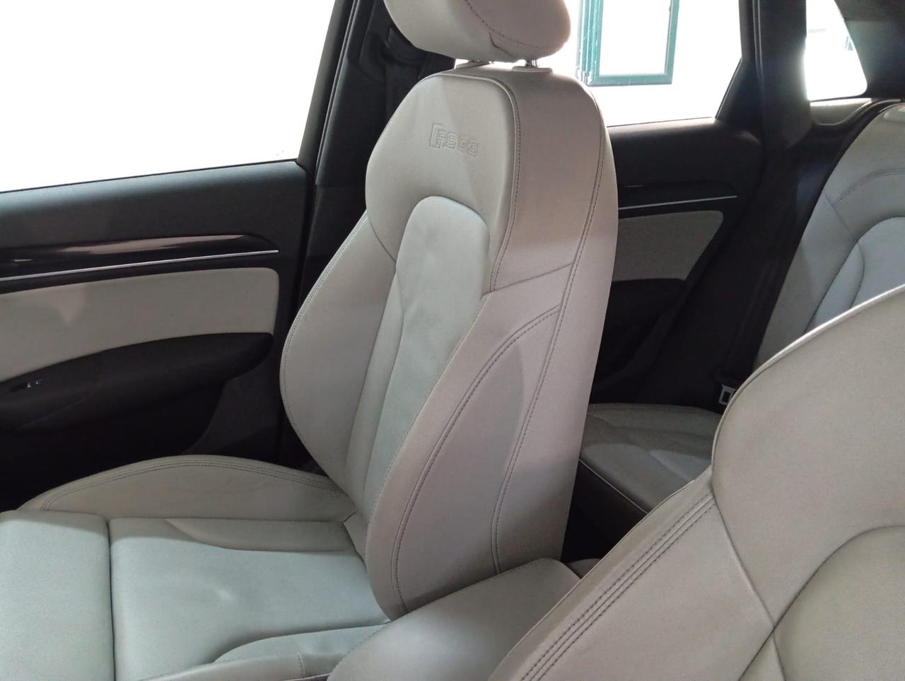 Audi Q3 RS 2.5 TFSI quattro S tronic