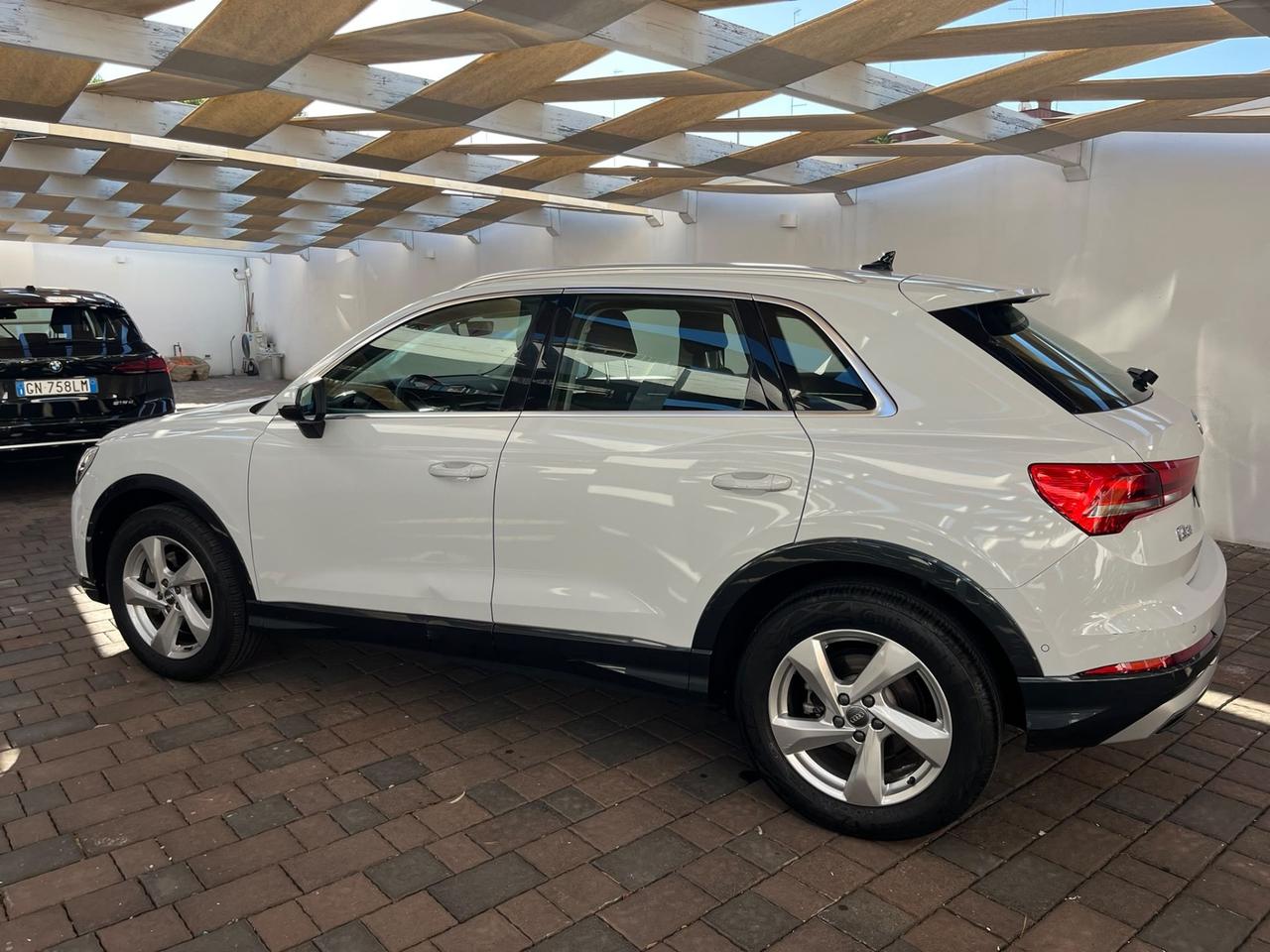 Audi Q3 40 TDI quattro S tronic Business Advanced