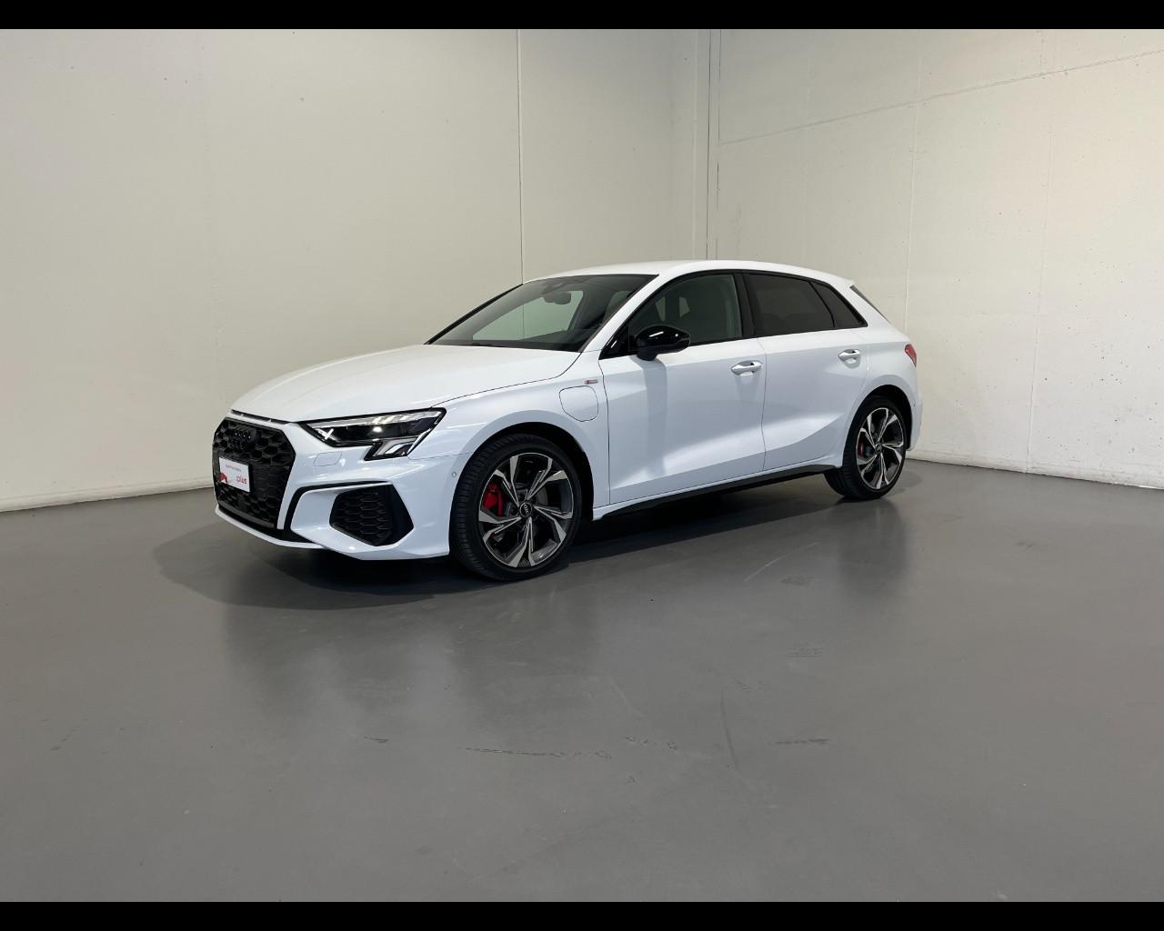 AUDI A3 SPORTBACK 45 TFSIe S-TRONIC S-LINE EDITION