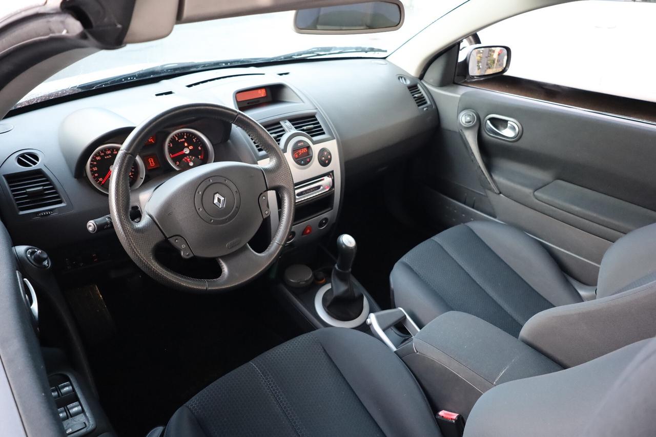 Renault Megane Mégane C-C 1.6 16V Confort Dynamique
