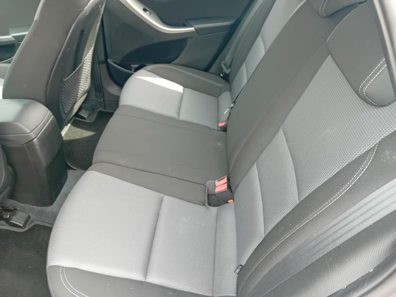Hyundai i30 Wagon 1.6 crdi Comfort 110cv SERVICE HYUNDAI