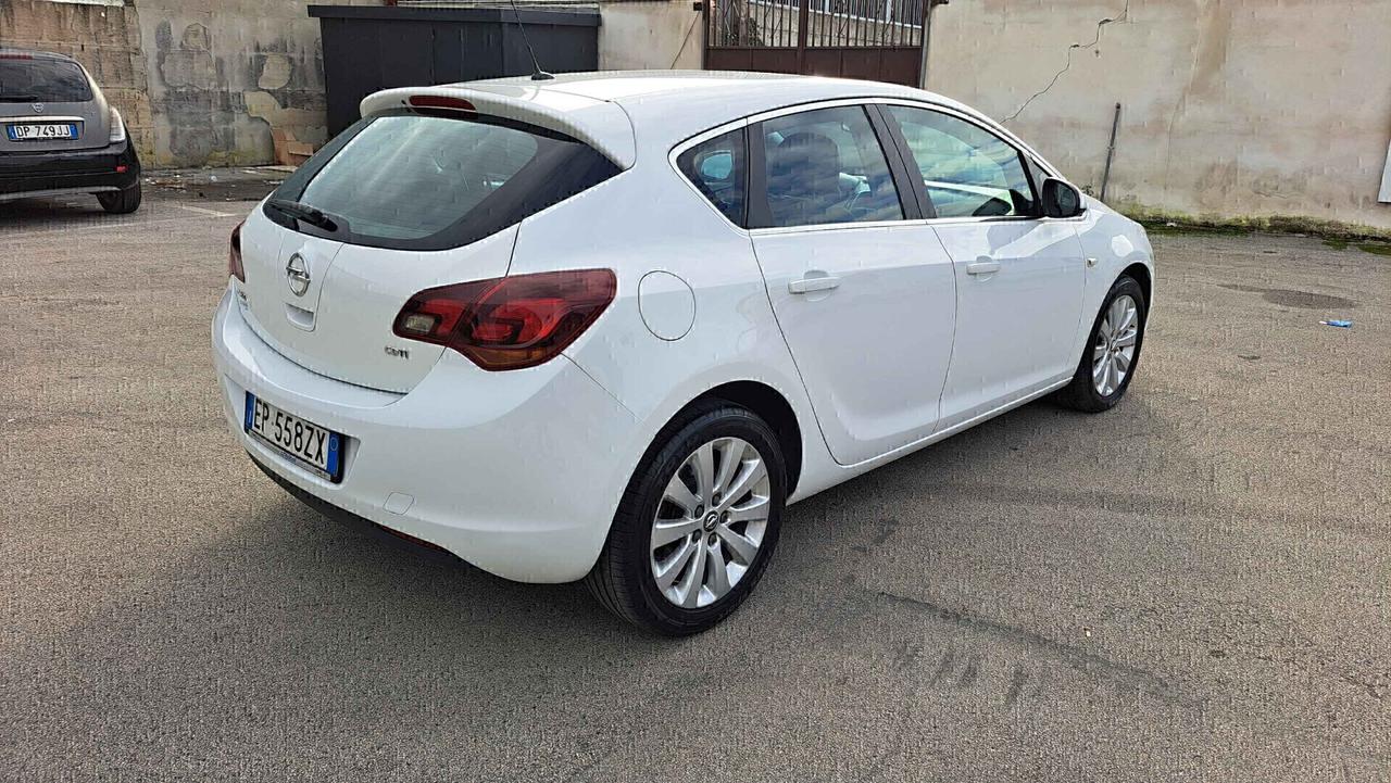 Opel Astra 1.7 CDTI 125CV Cosmo Berlina