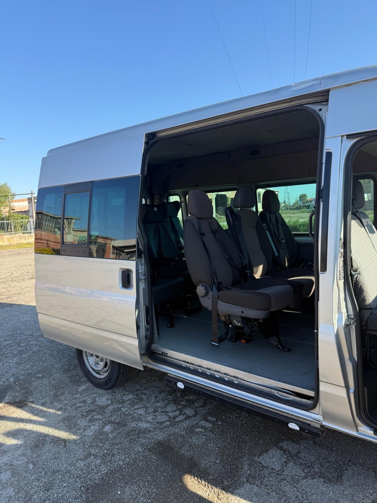 Ford transit 2.0 9 posti