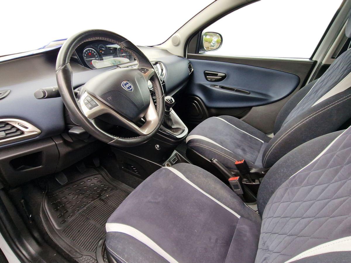 LANCIA YPSILON 900 SILVER