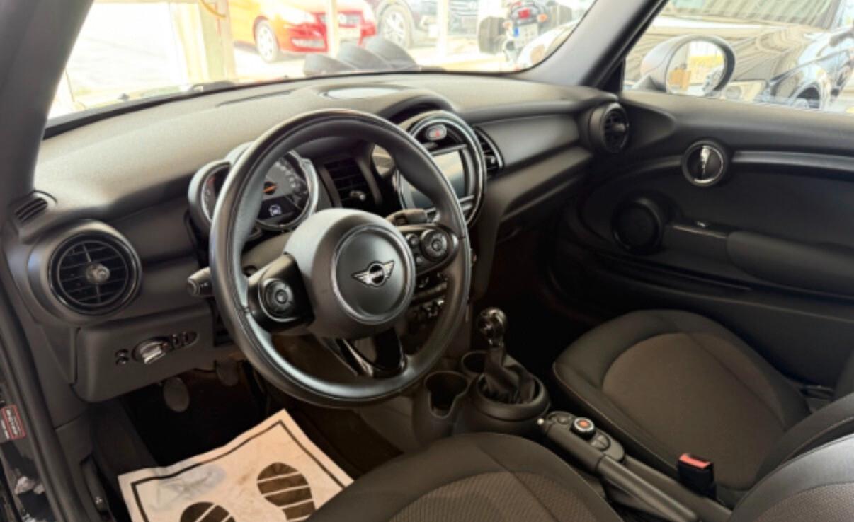 Mini One Cabrio 1.5 - SERVICE MINI