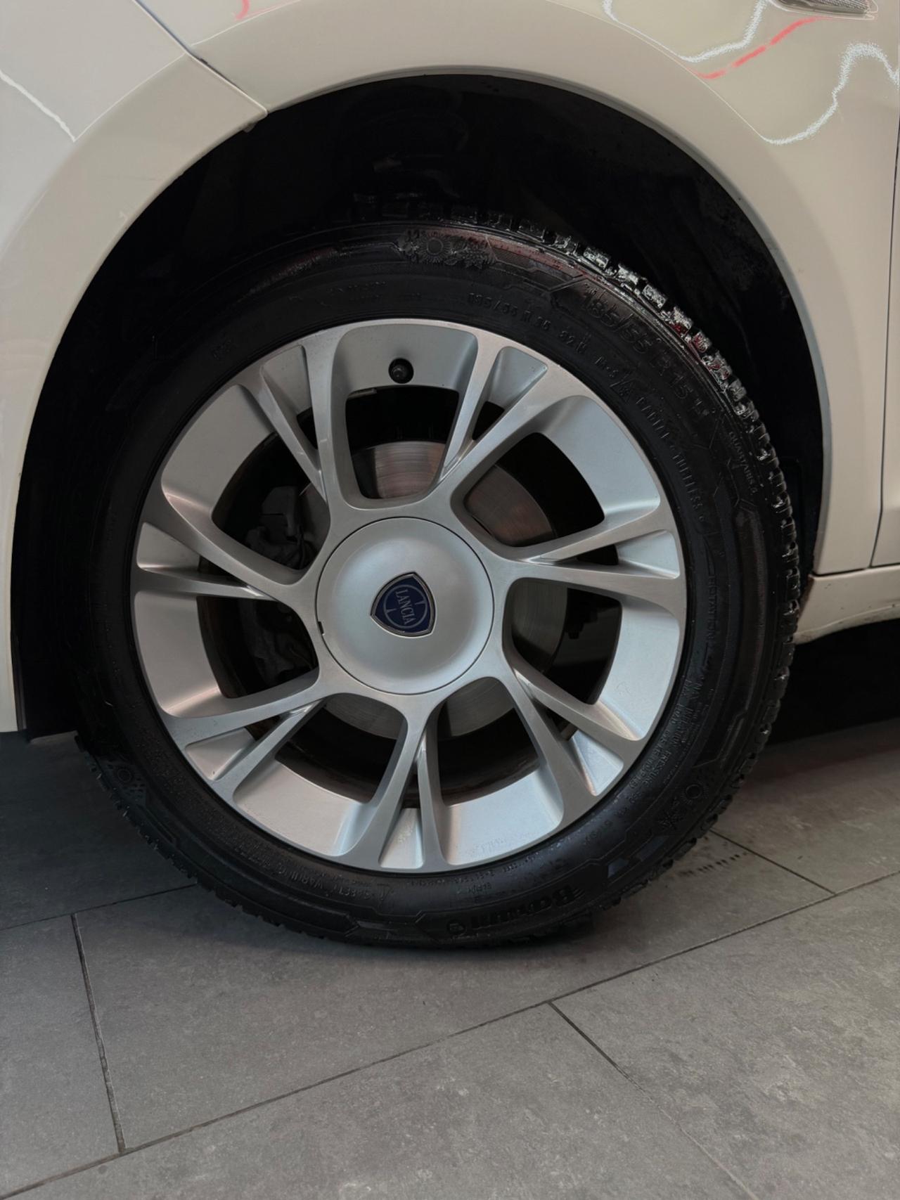 Lancia Ypsilon 0.9 Benzina 85 CV Platinum AUTOMATICA