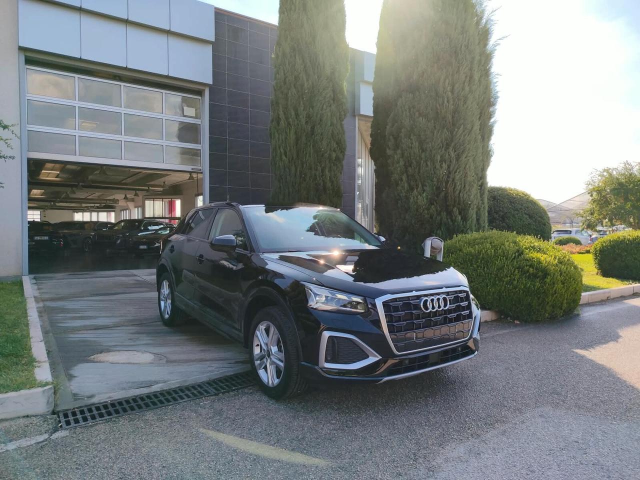 Audi Q2 30 TFSI Business Advanced