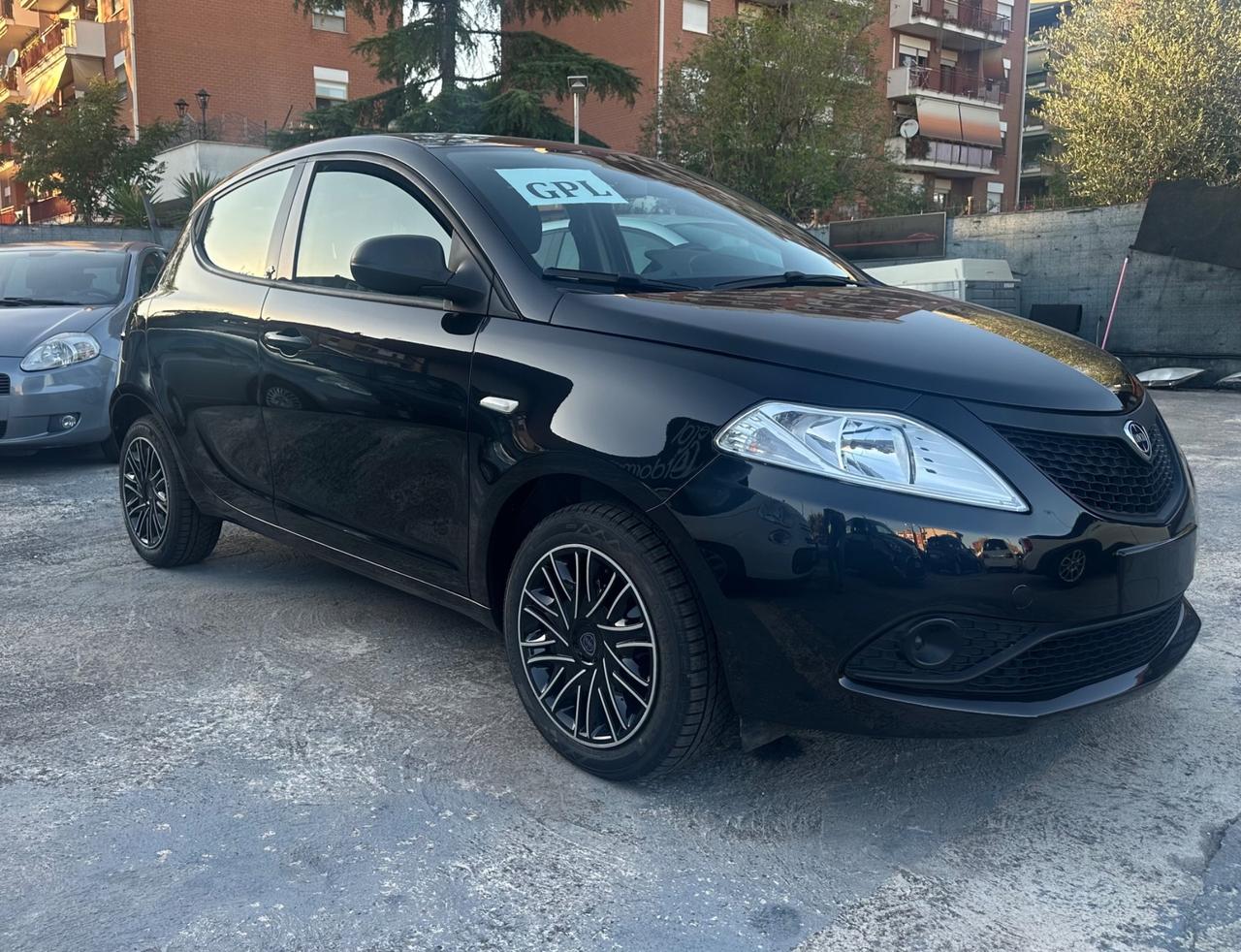 Lancia Ypsilon 1.2 69 CV 5 porte GPL Ecochic Platinum km 89.000