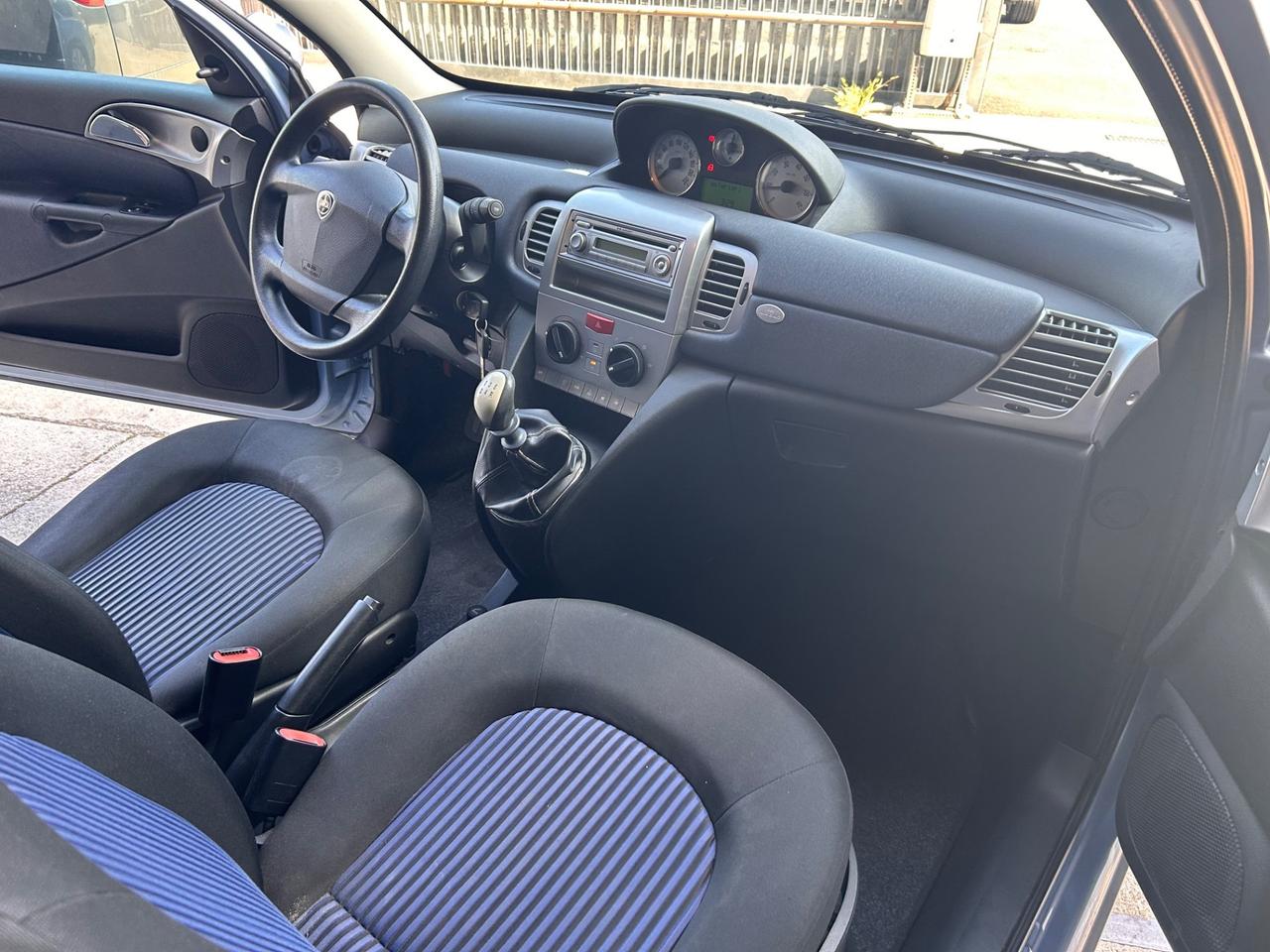 Lancia Ypsilon 1200 neopatentati