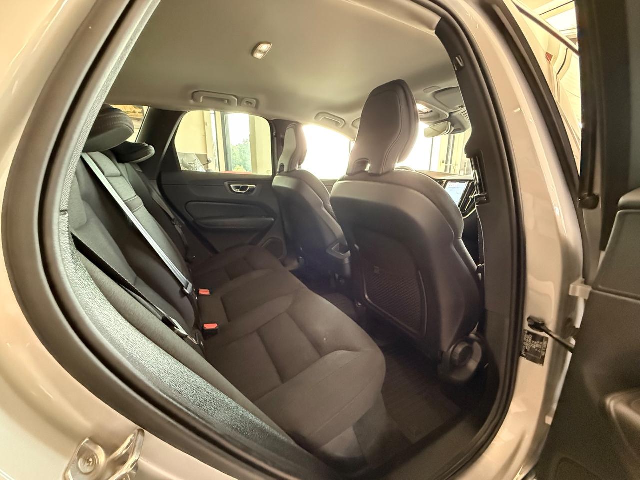 Volvo XC60 2.0 B4 197CV Geartronic Momentum Pro 10/2021 EURO 6D